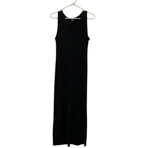 Old Navy ribbed sleeveless v-neck maxi dress. Size M.